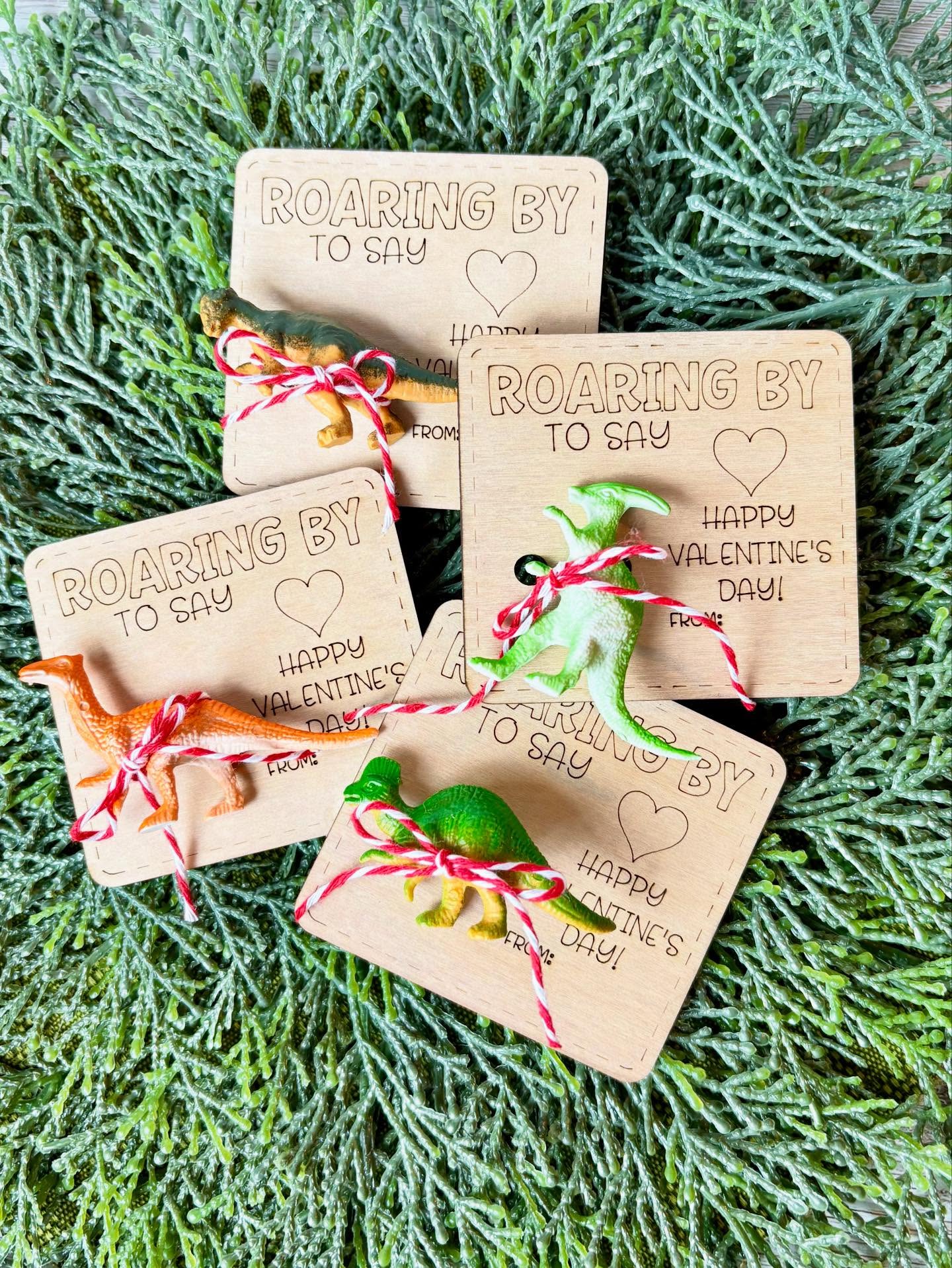 Valentine's Day Cards - Qty 31 + up $1.50ea - Dinosaur toy